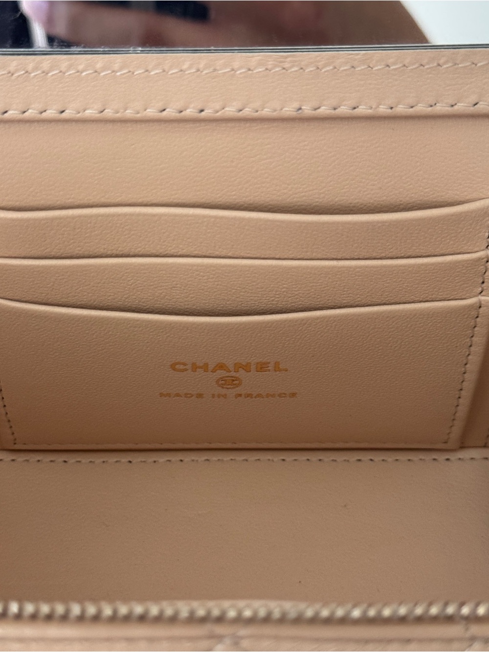 Chanel - Small Sweetheart Vanity - Picture 12 of 14